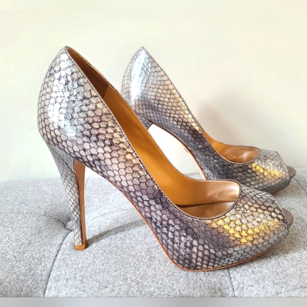 BADGLEY MISCHKA Silver open toe 5" heels size 9M